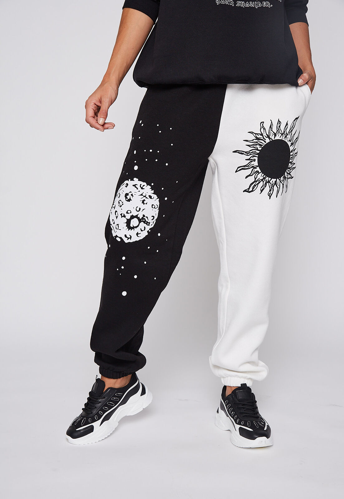 Buzo blanco y new arrivals negro